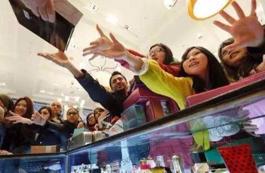 大屌暴操骚屄中国人依然爱赴日旅游 消费已由爆买转向网购